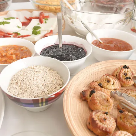 Londos فندق بوسي لِفاذي