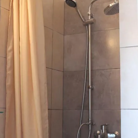 Londos Hotel 2*