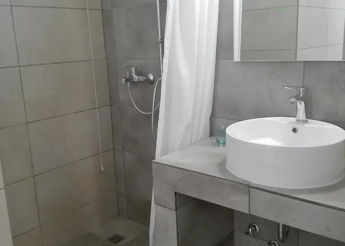 Londos מלון פיסו ליבאדי