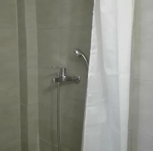 Hotel Londos Piso Livadi