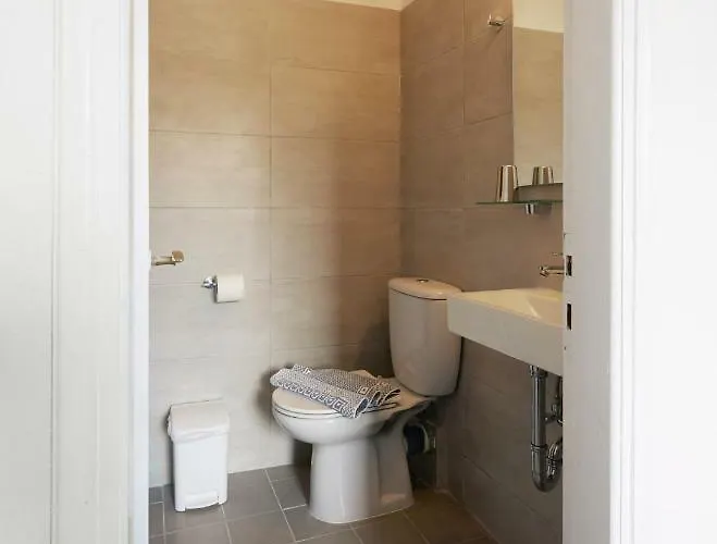 Hotel Londos Piso Livadi